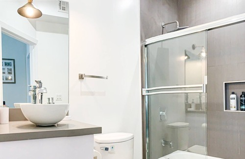 View Park-Windsor Hills Casa | Cubier - Spacious Townhouse in Mid City - CR4-WIN