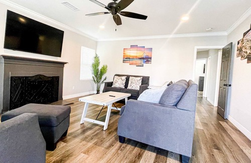 Ladera Heights Casa | Cubier: Tranquil Home Near SoFi Stadium (RB-LAD)