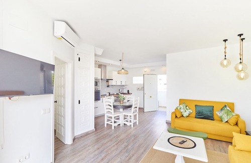 Calahonda Apartamento | Cubo's Algaida calahonda beachfront / primera linea de playa / WIFI gratris