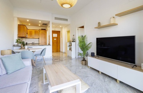 Alhaurín de la Torre Apartamento | Cubo's Apartment Sol Andalusi / aire acondicionado / wifi gratis / piscina comunitaria