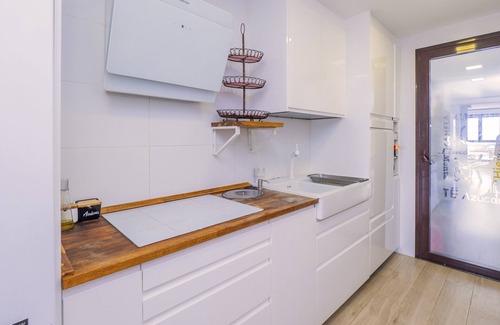 Hacienda Bizcochero Apartamento | Cubo's Apartamento Teatinos & Parking /urban /air conditioning /free wifi