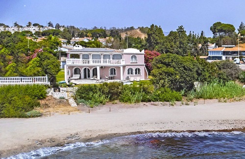 Mijas Villa | Cubo's Beachfront Villa Khayyam / acceso privado a playa / piscina privada / aire acondicionado / wifi gratis