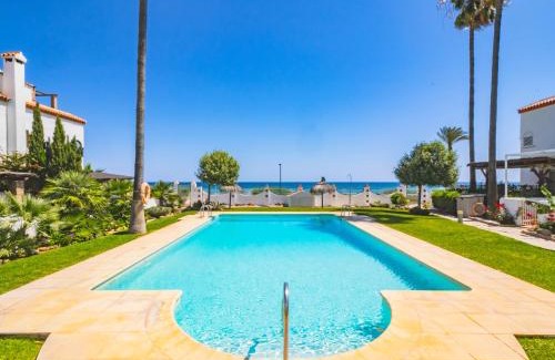 Marina de Casares Casa | Cubo's Beachfront Marina de Casares House