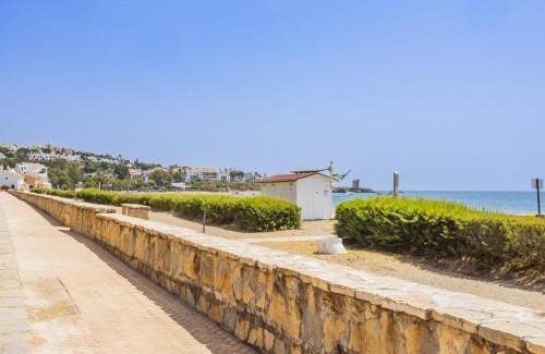 Marina de Casares Casa | Cubo's Beachfront Marina de Casares House