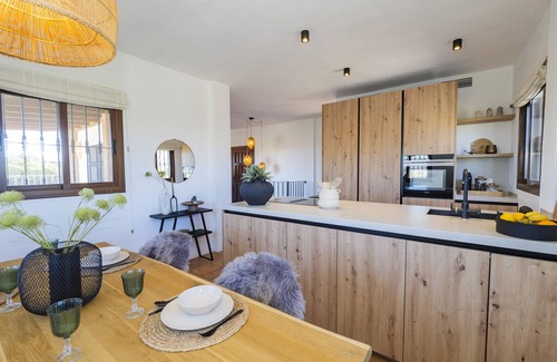 Coin Cabaña | Cubo's Casa Rural Pulpito / aire acondicionado / wifi gratis / piscina privada
