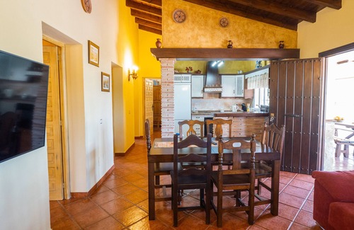 Alhaurín el Grande Cabaña | Cubo's Finca Los Dragos. Piscina, wifi, calefacción