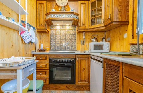 Alhaurín el Grande Cabaña | Cubo's Finca La Biznaga / piscina privada / casa de madera