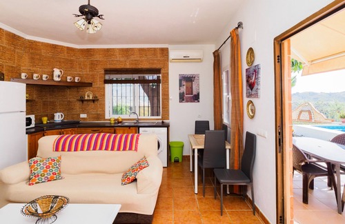 Mijas Cabaña | Cubo's Finca River Retreat High Privacy / wifi gratis / piscina privada / privacidad
