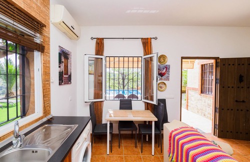 Mijas Cabaña | Cubo's Finca River Retreat High Privacy / wifi gratis / piscina privada / privacidad