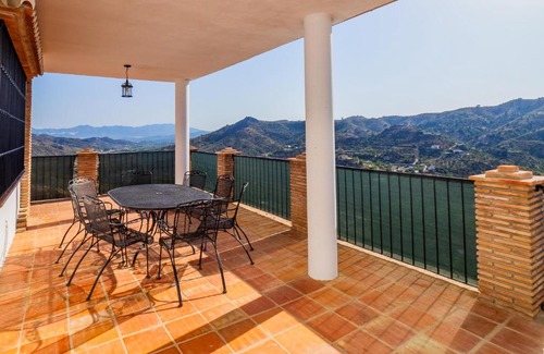 Puerto de la Torre Casa | Cubo's The Secret Almogia Mountain View