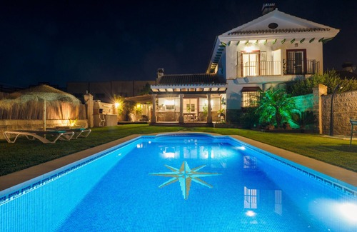 Alhaurín el Grande Cabaña | Cubo's Villa La Quinta / piscina privada / aire acondicionado / BBQ / wifi gratis
