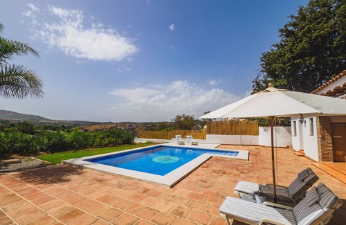 Alhaurín el Grande Villa | Cubo's Villa Antonio.Wifi, aire acondicionado, piscina,
