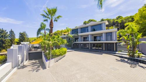 Alhaurín el Grande Villa | Cubo's Villa Le Corbusier