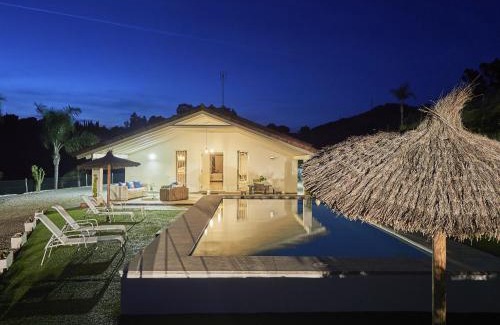 Alhaurín el Grande Villa | Cubo's Villa Loft Monte Perdido