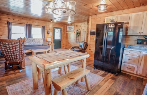 Laurelville Cabina | Cabaña-Baño Privado-Estándar-Cuddle Bug Cabin