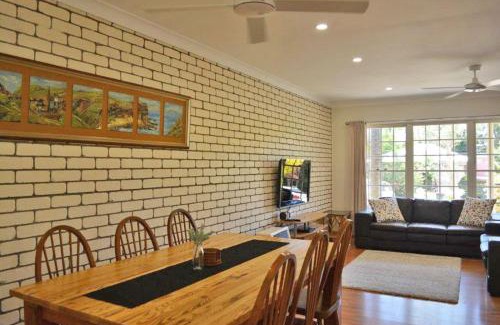 Nelson Bay Casa | Cuddles Cottage holiday house near Dutchies