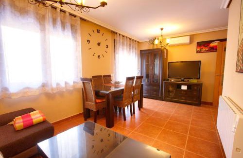 Chillaron de Cuenca Apartamento | Cuencaloft Relax en familia con barbacoa