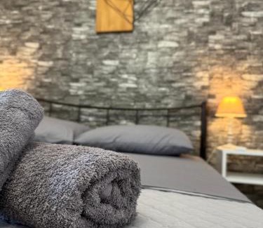 Pyrgos Apartamento | Cueva Con Vista Studios