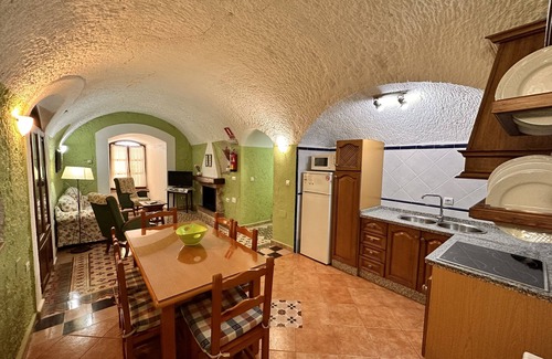 Benalúa de Guadix Apartamento | Cuevas la Granja