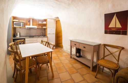 Valtierra Cabaña | Cuevas Rurales Bardeneras (ALONDRA) terraza, para 4 - 5 personas