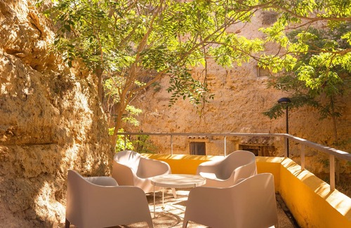 Valtierra Cabaña | Cuevas Rurales Bardeneras (ALONDRA) terraza, para 4 - 5 personas