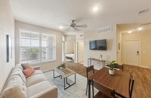 Southeast Houston Apartamento | Cullen 5312 I New Construction 2bd Apt I Gated