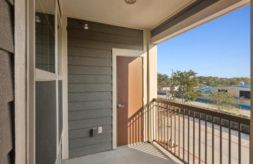 Southeast Houston Apartamento | Cullen 5312 I New Construction 2bd Apt I Gated