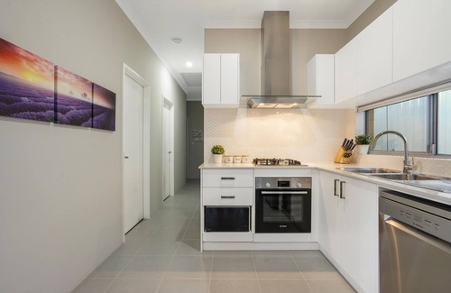 Balga Casa | Culloton Comfort – Spacious 3BR Home Near Shops & Parks​