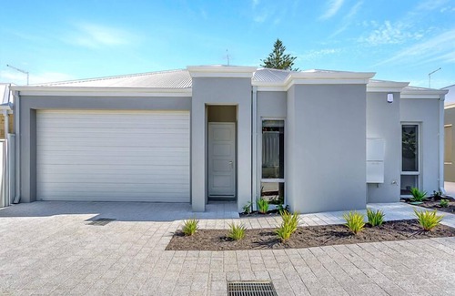 Balga Casa | Culloton Retreat – Bright 3BR Home Near Shops, Parks & Beaches