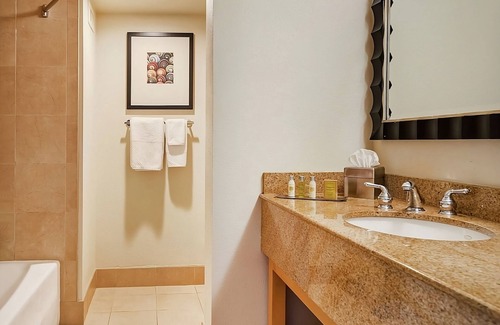 Berkeley Hotel | Culture and Comfort Combined in Berkeley! 2 Pet-Friendly Units, Balcony, Pool!