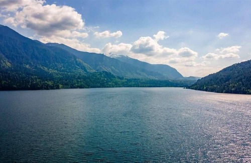 Cultus Lake Cabina | Cultus Lake Waterfront Cabin