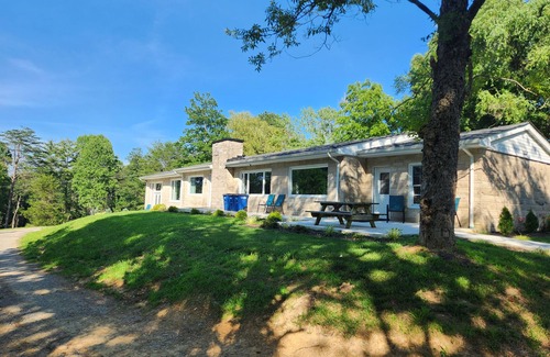 Jamestown Casa | Cumberland Get-A-Way located at entrance of State Park