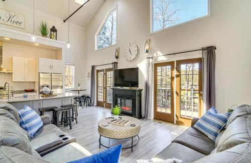 Sloans Valley Casa | Cumberland Lake Retreat Furnished Deck and Grill!