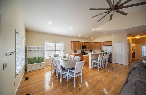 Grand Rivers Casa | Cumberland River Cottage - Walk to downtown Grand Rivers!
