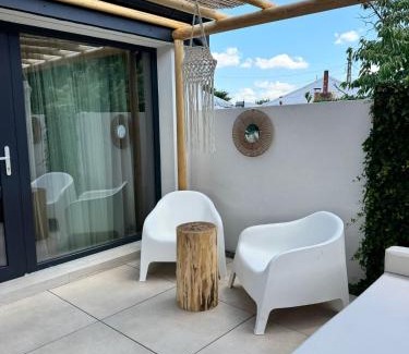 Garlenii de Sus Cama Y Desayuno | Curacao SPA