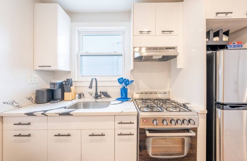 North Ironbound Apartamento | Curated Comfort 1 BR Apt. 8 Min to Penn Station!