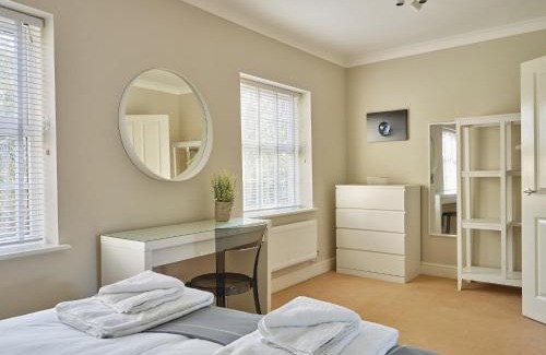 Cheltenham Casa | Curb Properties - Gorgeous 3 Bedroom House Close To Town Centre