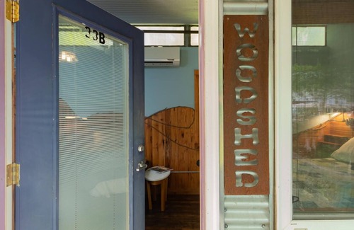 Pittsboro Casa | Curiously Cute B&B Private Woodshed- Pet friendly