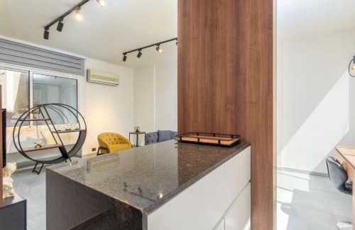 Gemmayzeh Apartamento | Curl 2-Bedroom Apartment in Gemmayzeh