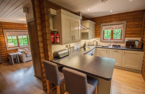 Pickering Chalet De Esquí | Curlew Lodge - sleeps 4 | Hot Tub, Dog Friendly | 4* Gold Award