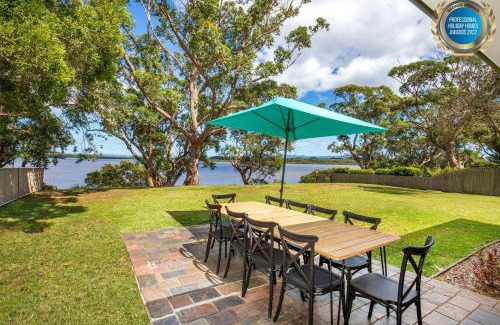 Culburra Beach Casa | Curleys Outlook I Pet Friendly Waterfront