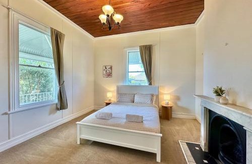 Young Apartamento | Currawong Corner Cottage