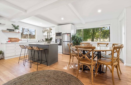 Springside Casa | 'Currawong' - Gorgeous Country Cottage