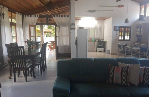 Praia da Fortaleza Casa | Curta a Natureza da Praia de Fortaleza Nesta Confortável Casa a 50m da Praia