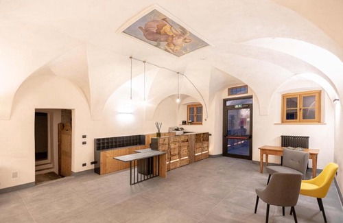 Tirano Hotel | Curt di Clement Eco Mobility Hotel