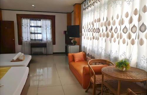 Puerto Princesa City Centre Hotel | Curv Hotels minutes to Airport- Malls