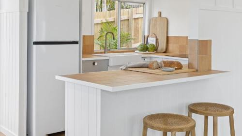 Yamba Casa | Cusacks Cottage - Coastal charm with artistic soul