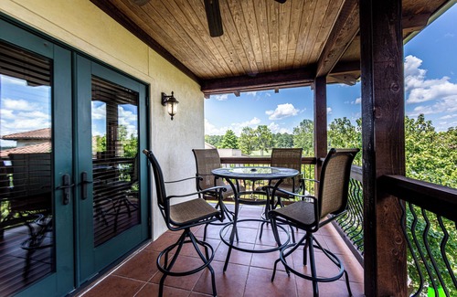 Lake Oconee Casa | Cuscowilla Waterfront Hotel Style Suite