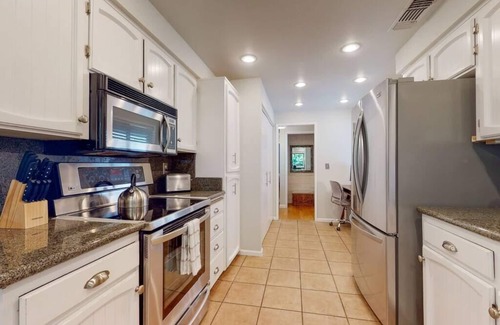 Brookings Casa | CUSHING COURT TRANQUILITY