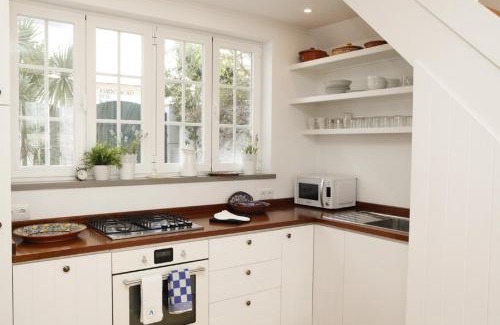Estoril Apartamento | Cushy Apartment with garden in Estoril